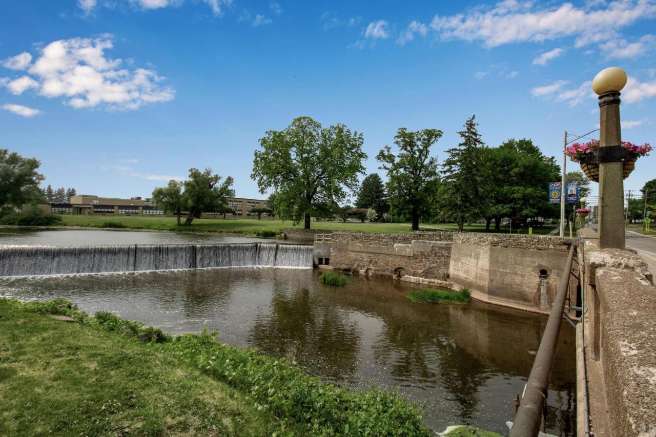 Webber Hotel Lyndonville Екстер'єр фото
