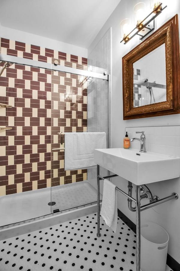 Webber Hotel Lyndonville Екстер'єр фото