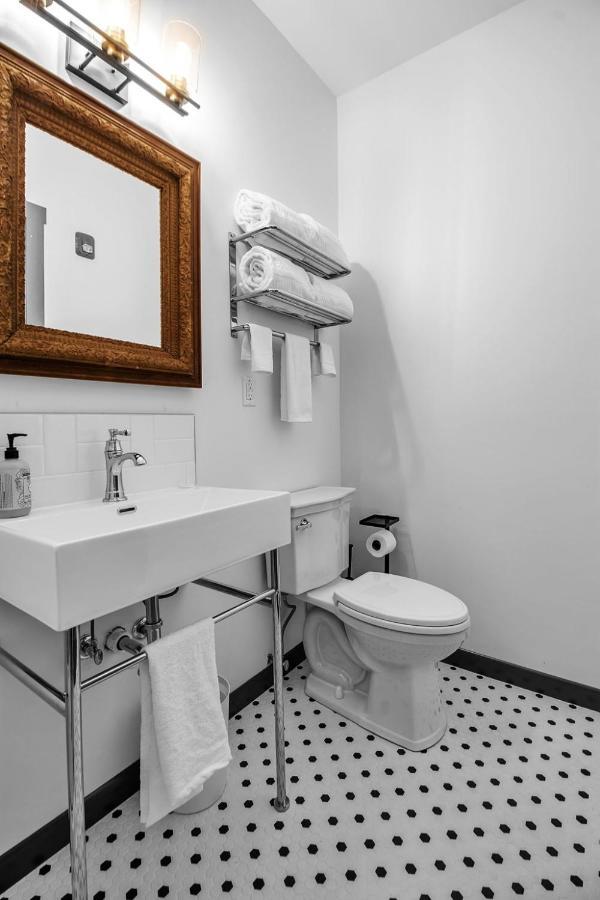 Webber Hotel Lyndonville Екстер'єр фото