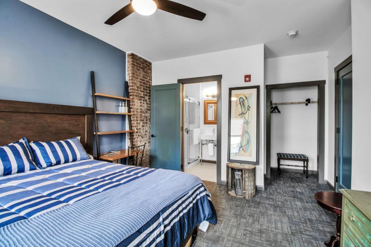Webber Hotel Lyndonville Екстер'єр фото